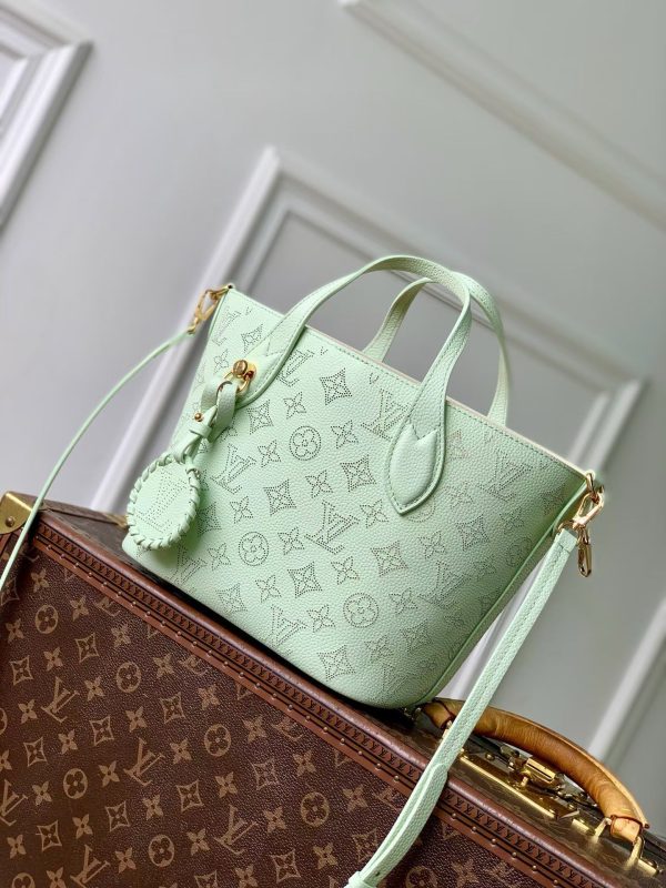 LOUIS VUITTON BLOSSOM PM