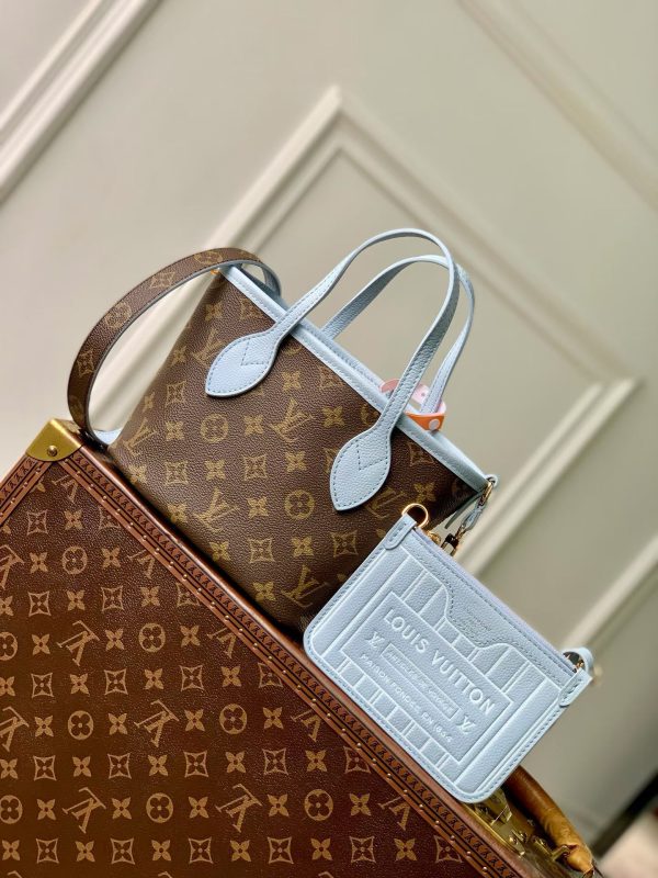 LOUIS VUITTON Neverfull Bandoulière Inside Out BB