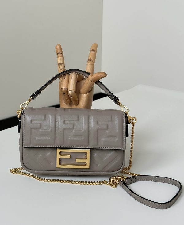 FENDI BAGUETTE MINI