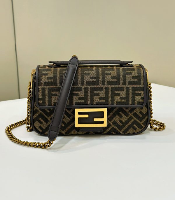 FENDI BAGUETTE CHAIN MIDI