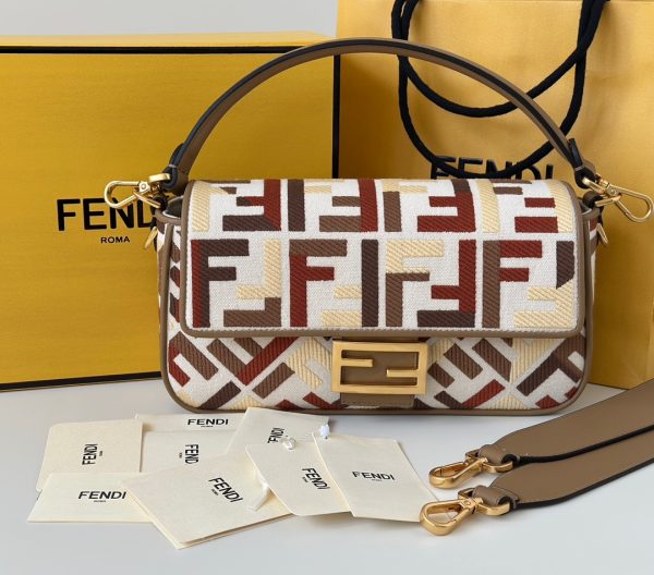 FENDI BAGUETTE