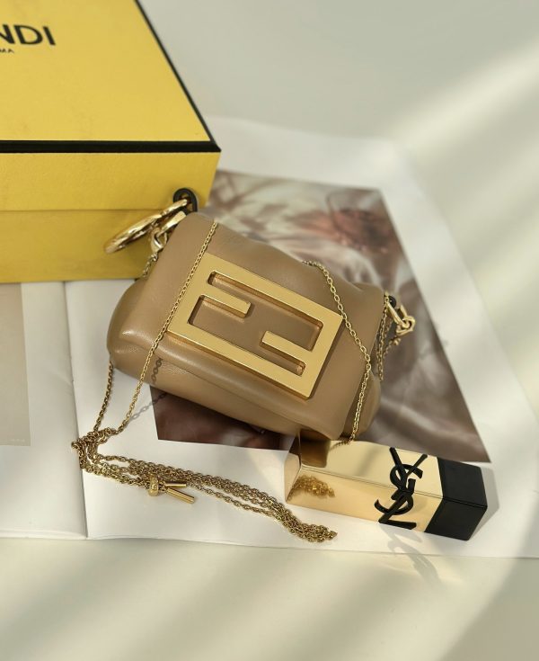 FENDI NANO MAMMA BAGUETTE