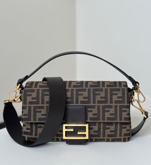 FENDI BAGUETTE